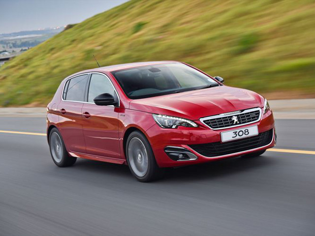 Die 2015 Peugeot 308 beïndruk met nuwe tegnologie